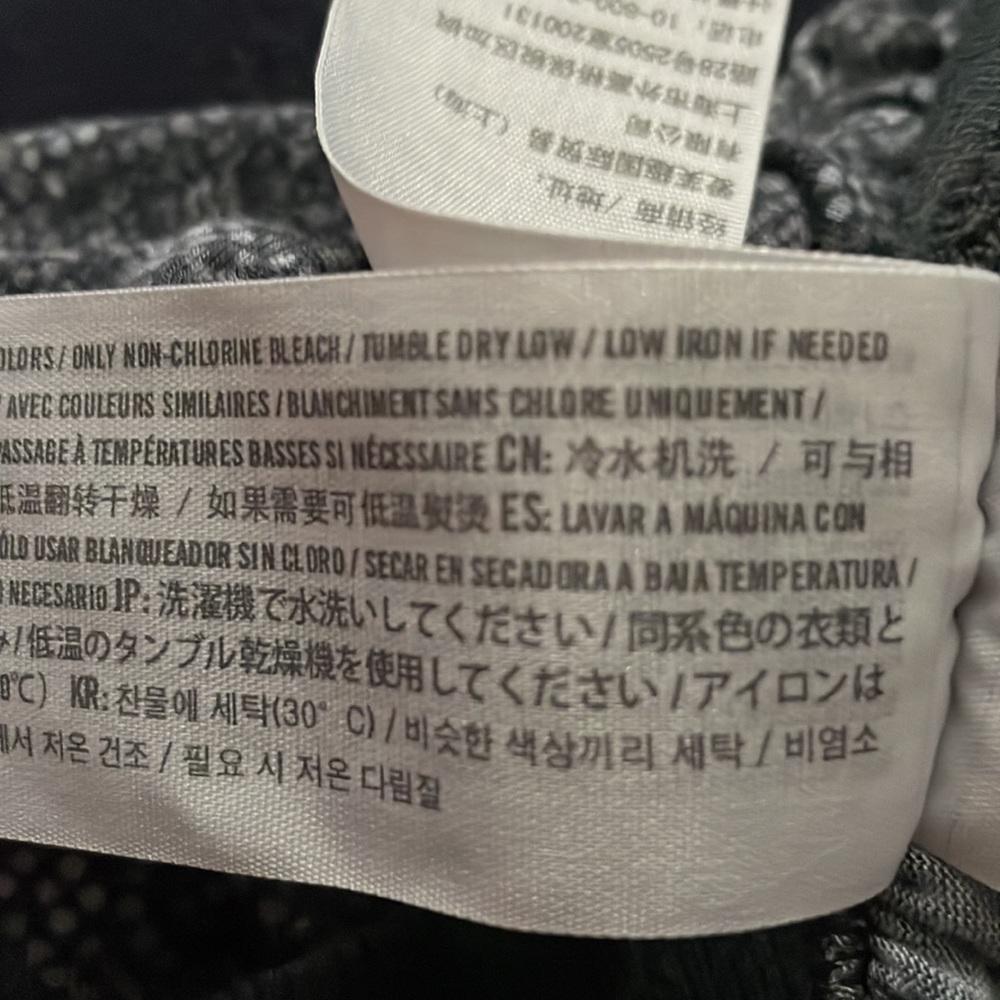 Hollister Soft cuffed Ladies lounge pants. Grays. Large. Well loved,still nice. - Picture 7 of 7
